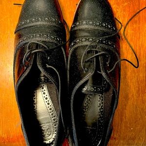 Tory Burch black Oxford shoes in perfect condition
